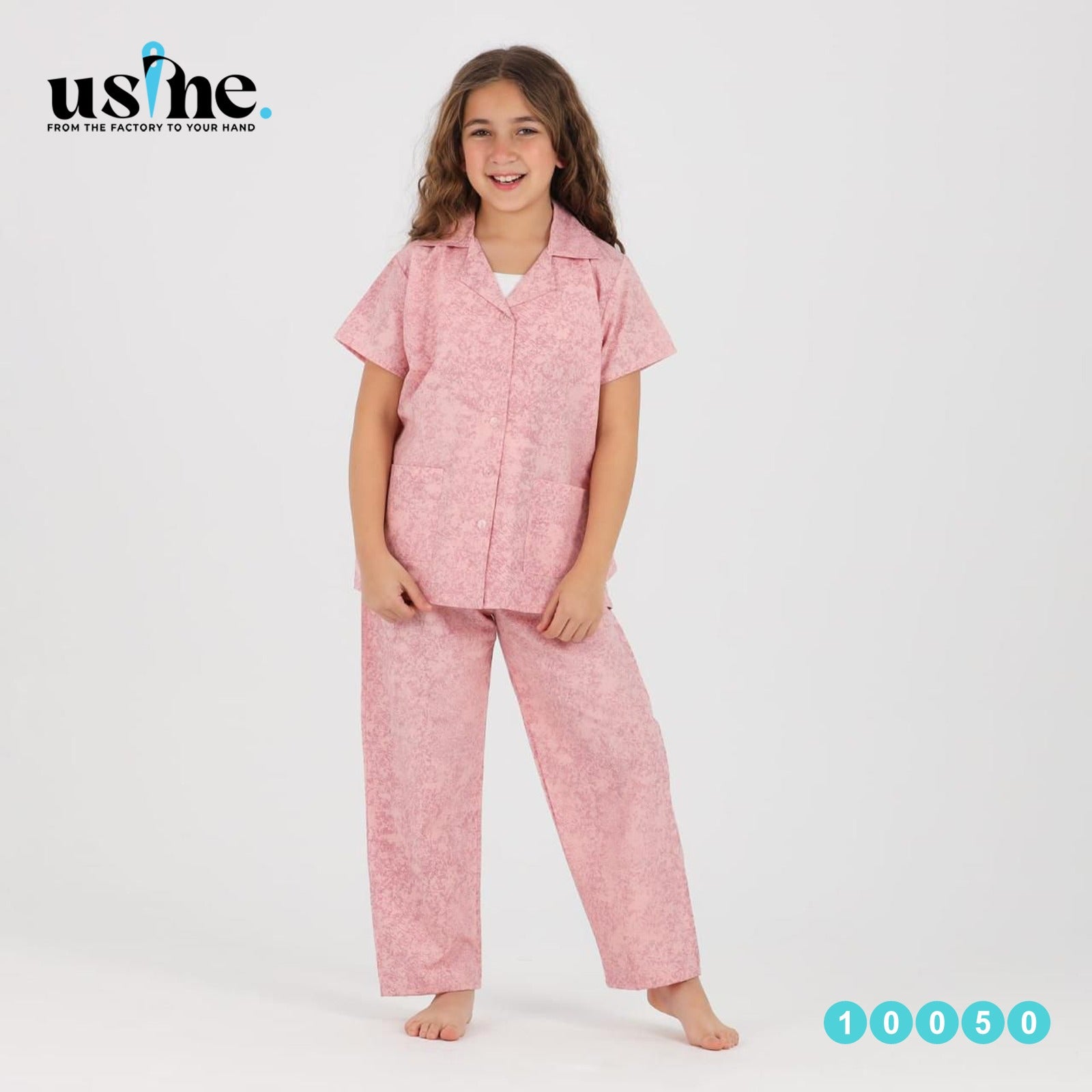 Women's two-piece suit with buttons