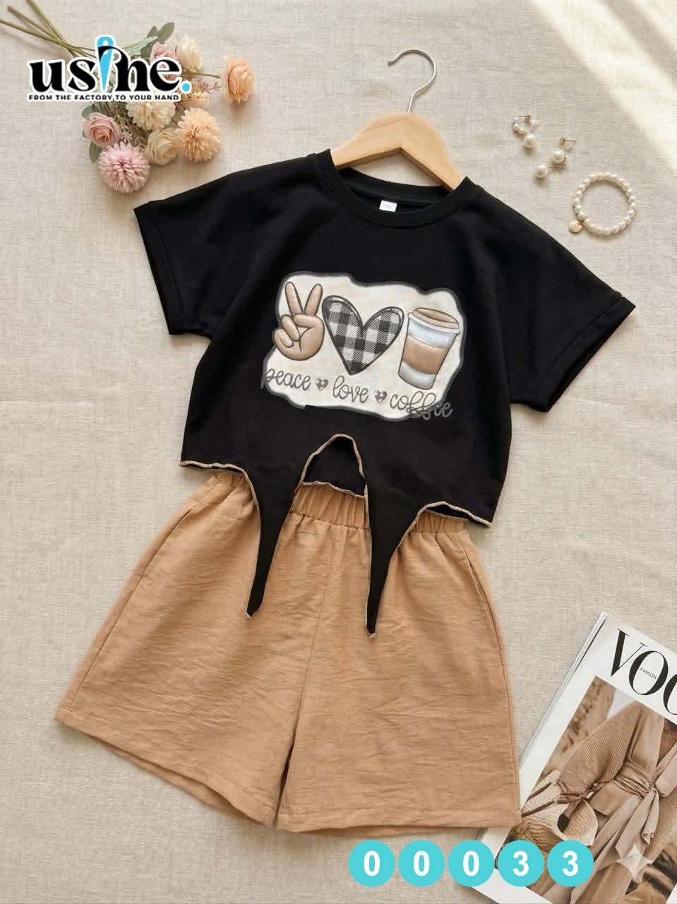 00033 Girls' set: T-shirt with tie and shorts