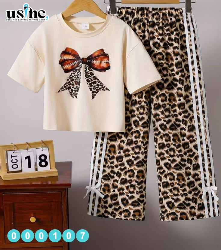 000107 Girls' set: bow t-shirt and tiger print trousers with white stripe