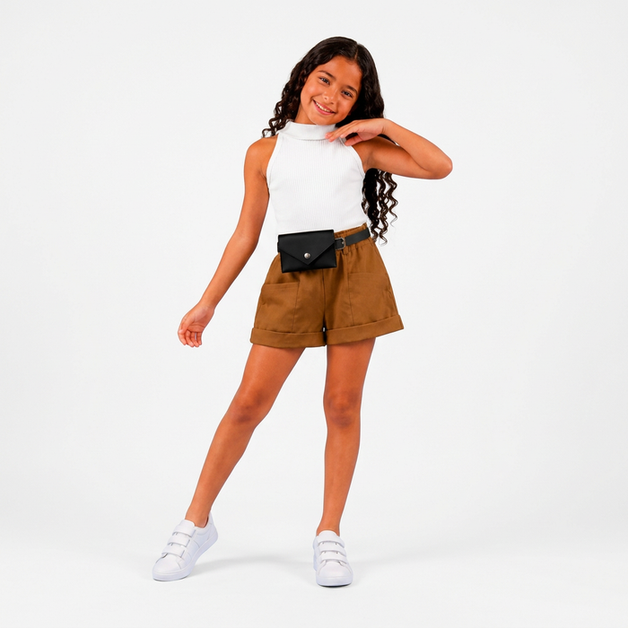 طقم بلوزة وشورت بحزام وشنطة 00084 بخلفية بيضاء مربعة