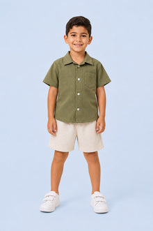 00082 Shirt and shorts