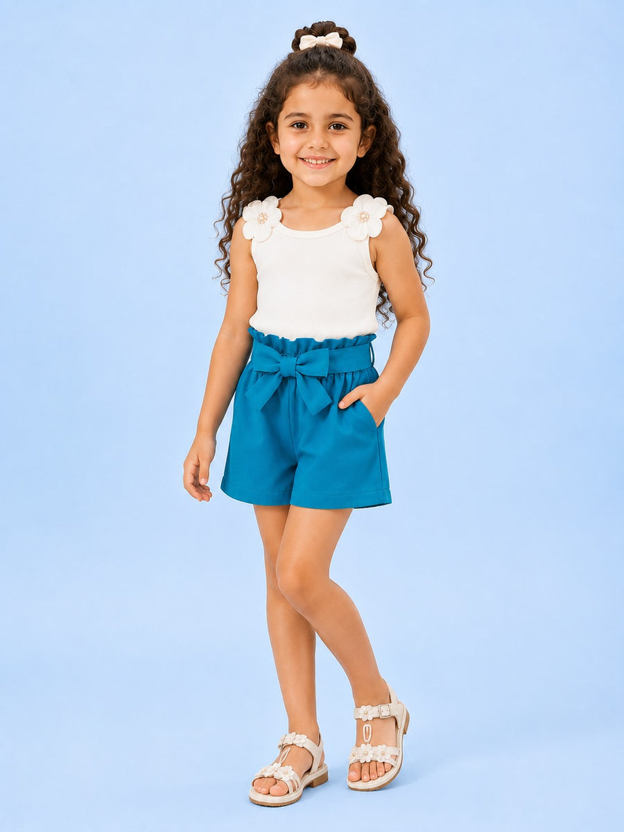 00030 Girls' outfit - floral blouse and shorts