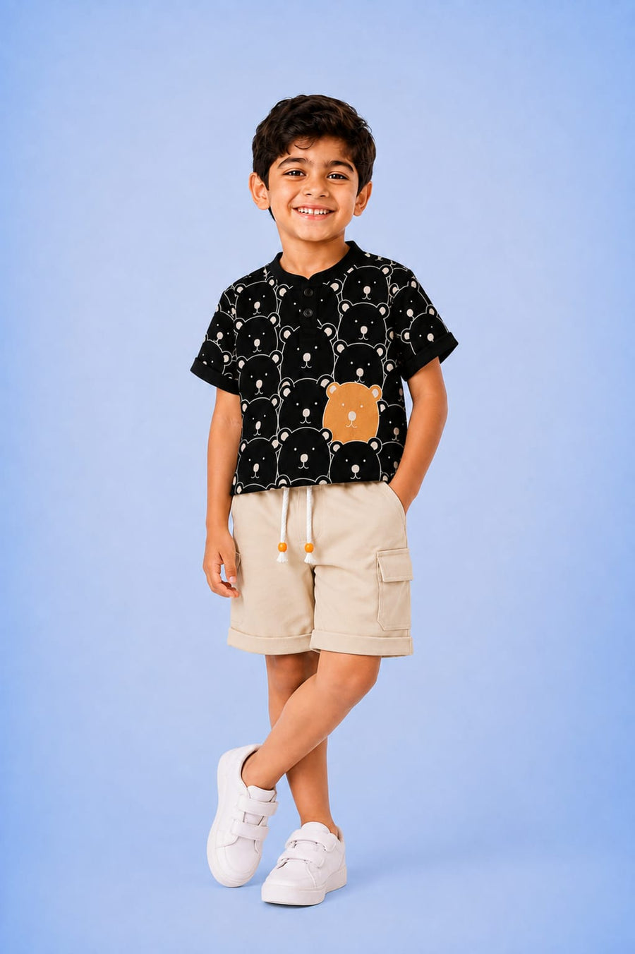 000106 Boys' set: T-shirt and shorts with bear drawstring