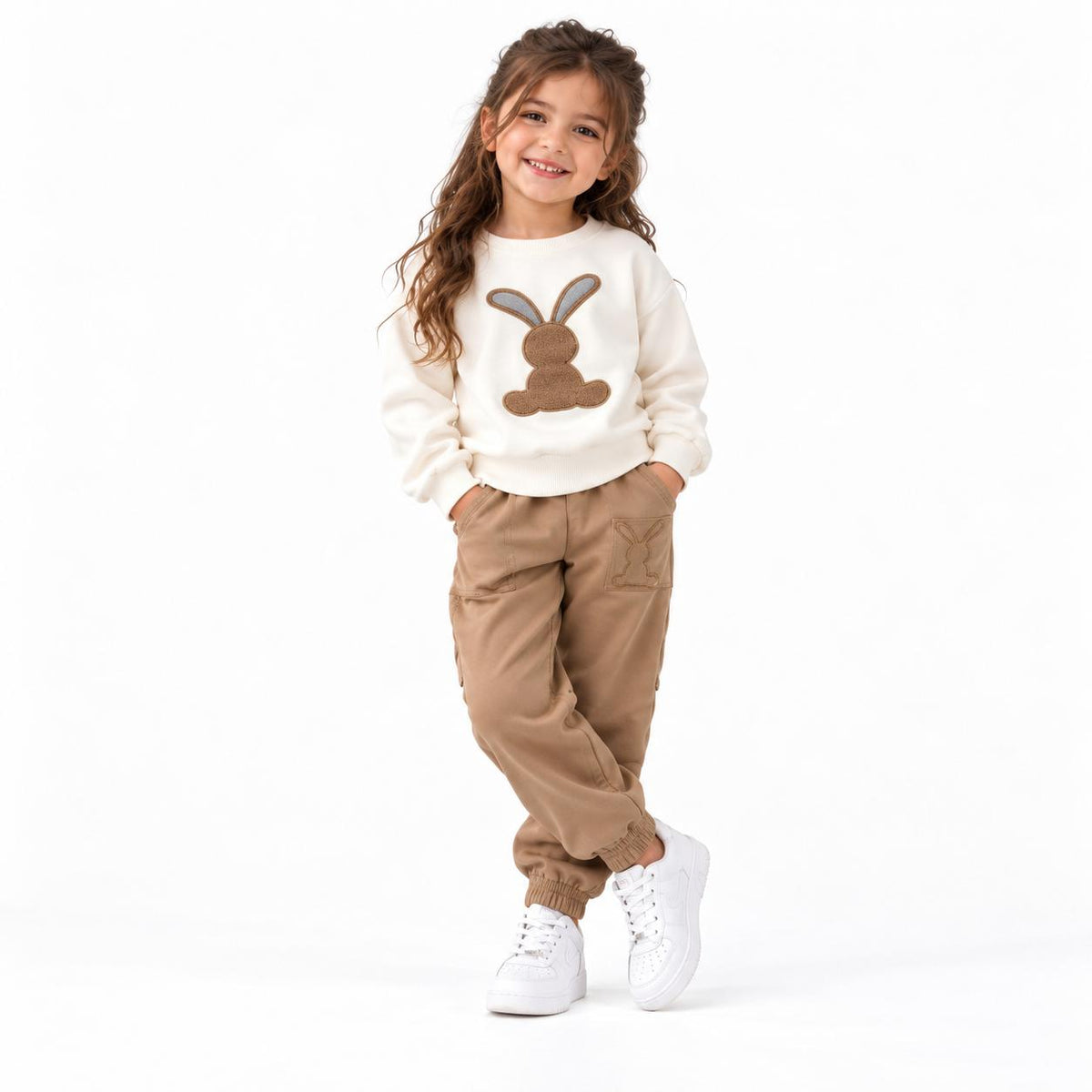 00302 Rabbit embroidered sweatshirt and pants