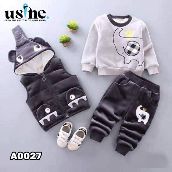 0027  طقم اطفالي ولادي مكون من 3 قطع طقم مبطن فرو  وكابتشو فيل