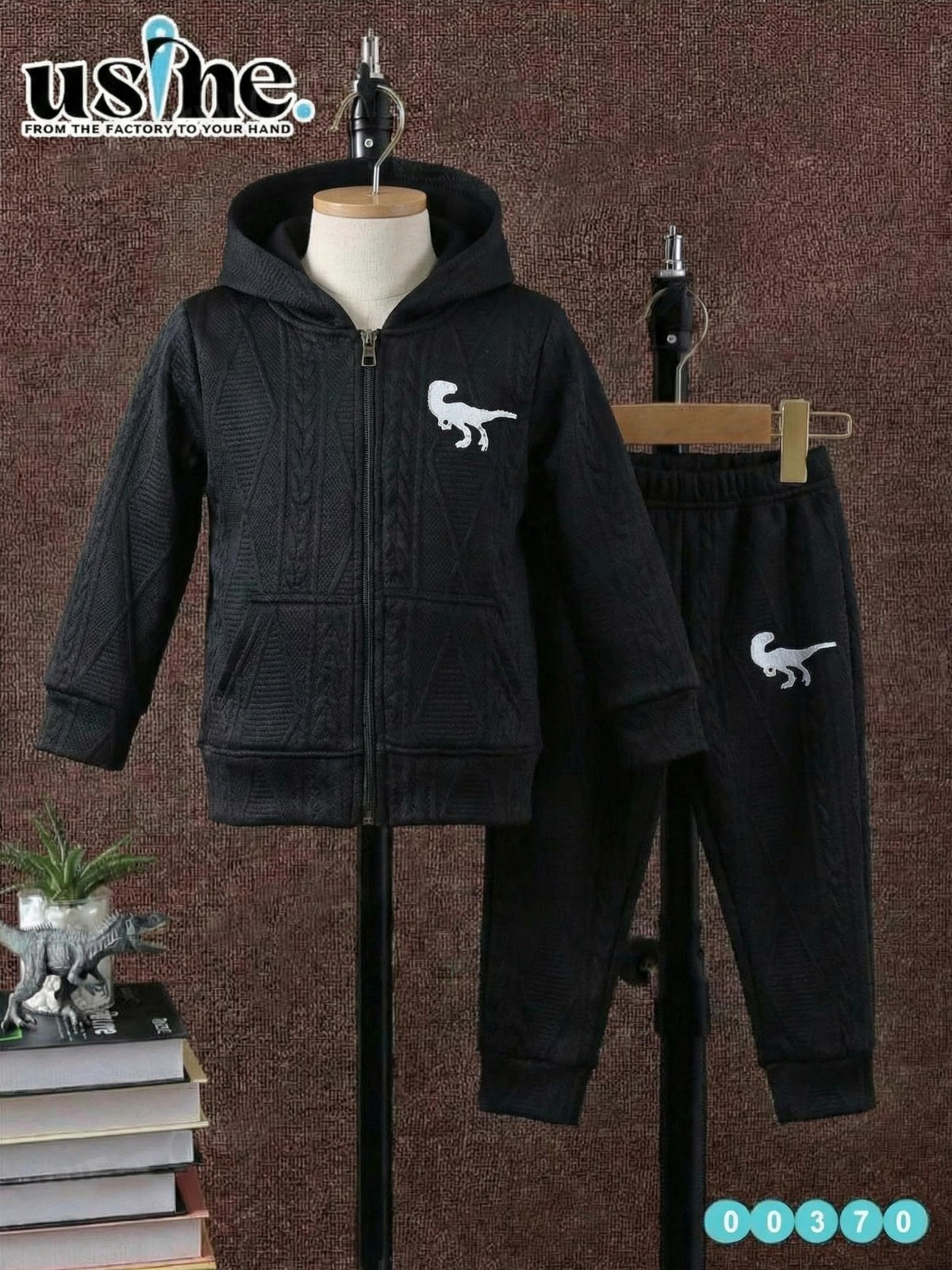 00370 سويتشيرت و بنطلون ديناصور