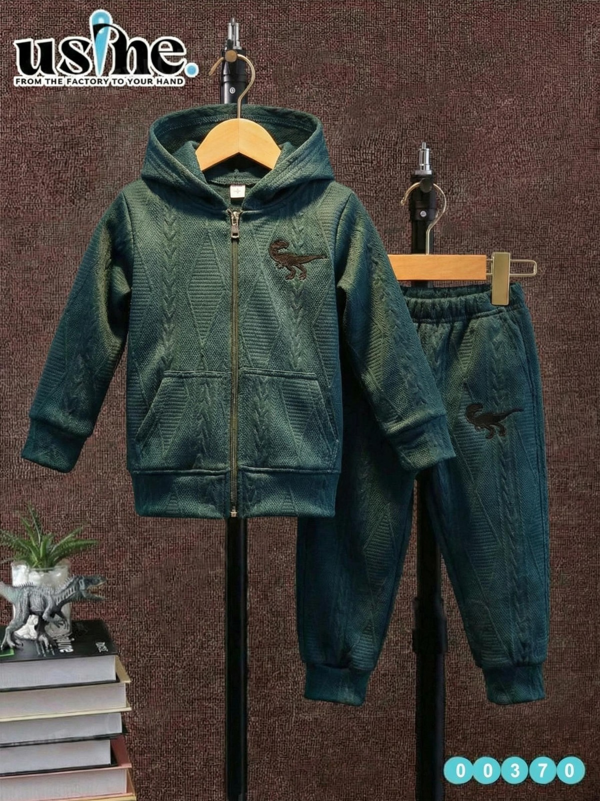 00370 سويتشيرت و بنطلون ديناصور