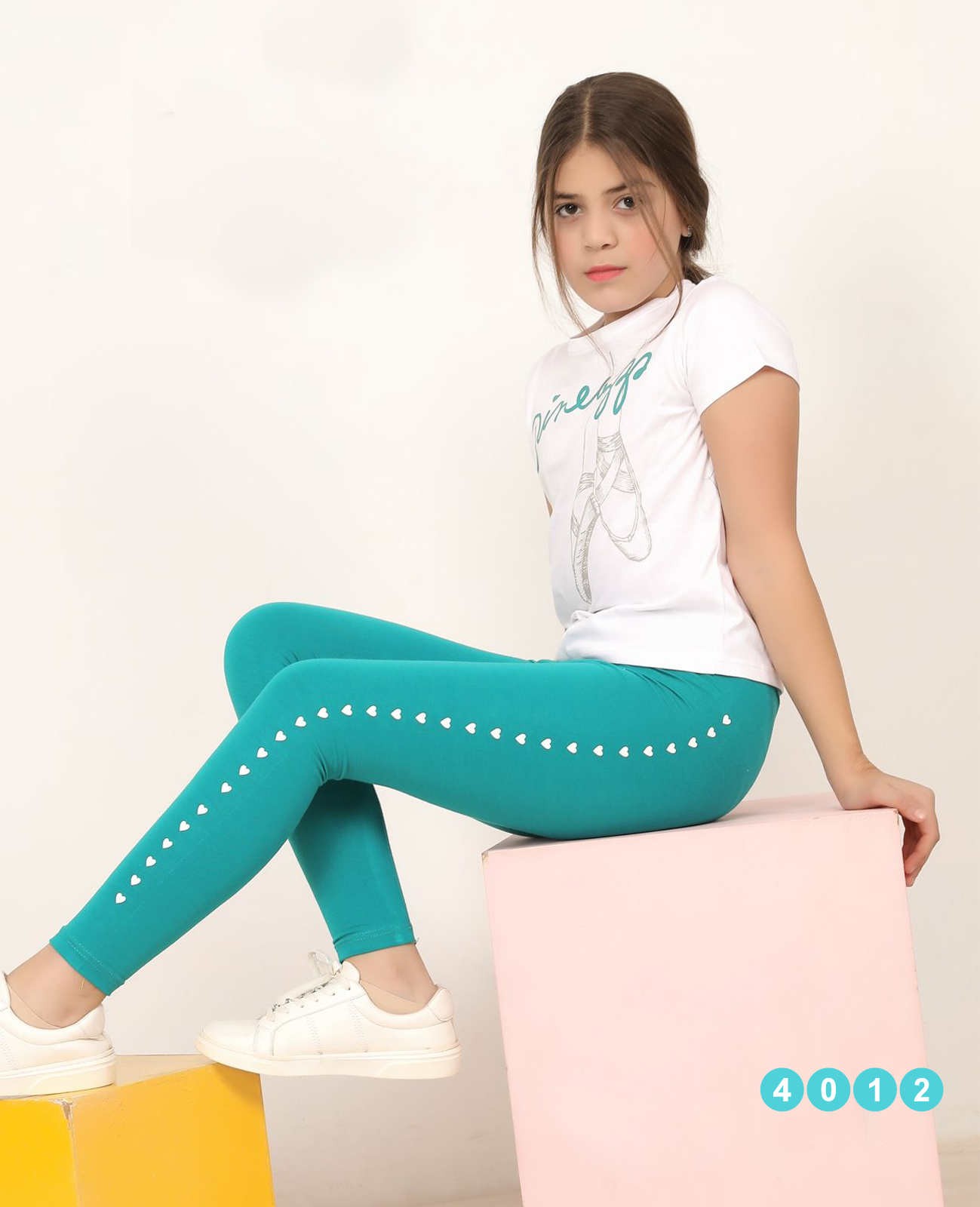 طقم بناتي محير كود 4012