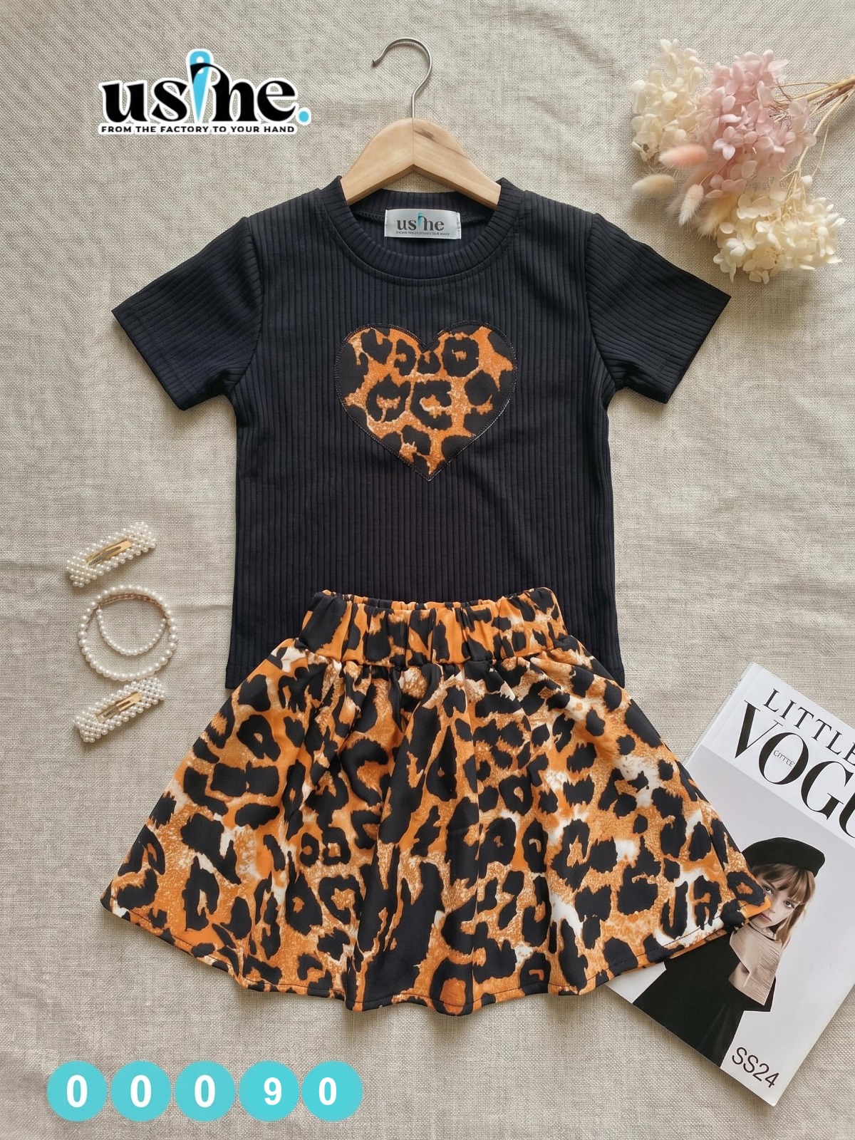 00090 طقم بناتي قطعتين تيشيرت و جيبه تايجر