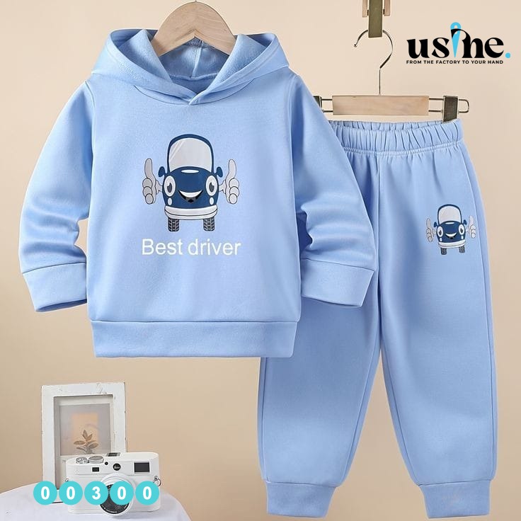 00300 طقم  ولادي مكون من قطعتين بنطلون وسويتشيرت بكابشو stitch عربية